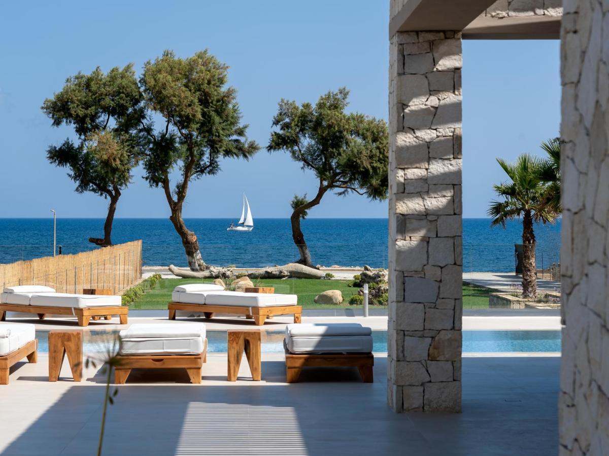Artemis Seafront Villa, An Evanescence Sea Retreat, By Thinkvilla Tavronitis Exterior foto